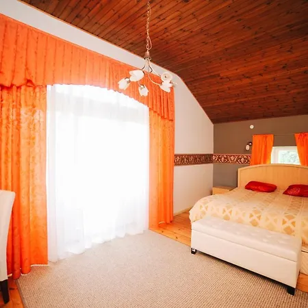 بيت ضيافة Rannaliiv *