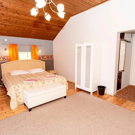 بيت ضيافة Rannaliiv *